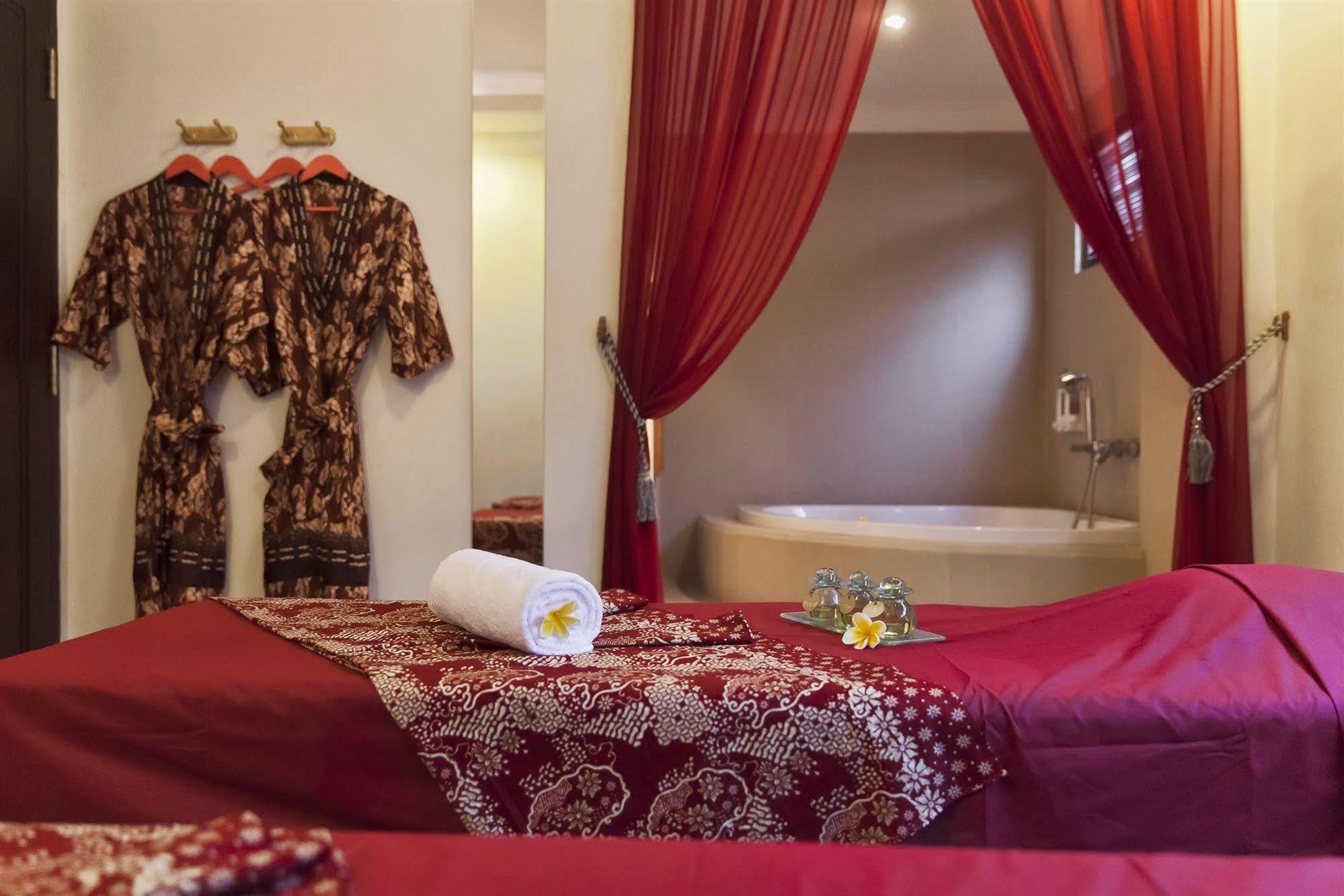 Capital O 2114 Grand Jimbaran Boutique Hotel Extérieur photo