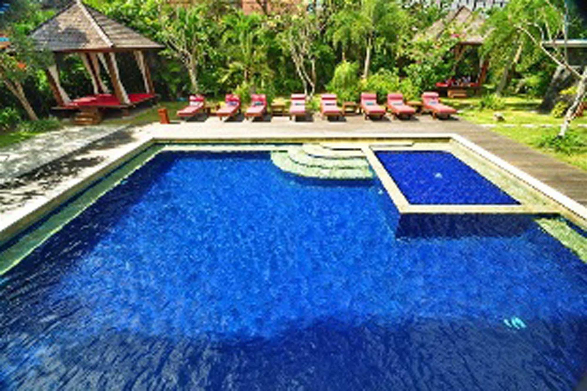 Capital O 2114 Grand Jimbaran Boutique Hotel Extérieur photo
